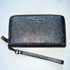 New Michael Kors Wristlet Wallet Purse, Silver Sparkle